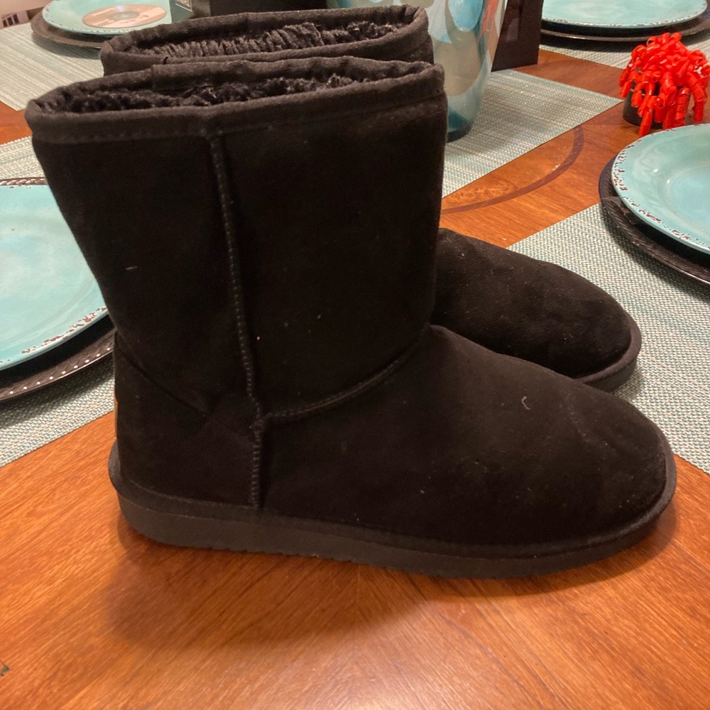 Suede boots